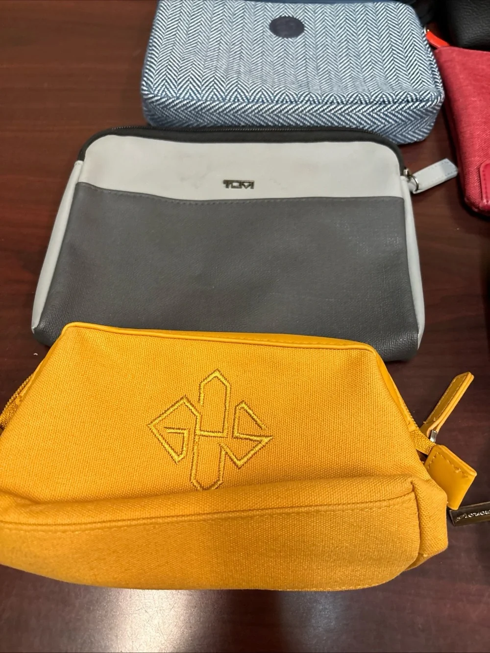 Airlines Travel Amenity Kit Toiletry Bags Shinola Tumi Ferragamo Delta Lot 8